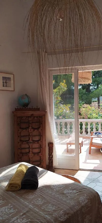 Appartement Les Mondes à Ensues-la-Redonne 0*,